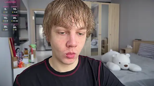 Snapshot of olivertasty chatting on July 18, 12:53 pm olivertasty online show from July 18, 12:53 pm
