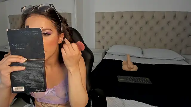 ZoeWestt online show from September 12, 9:04 pm