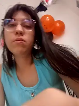 lareinalareinadelanal online show from October 26, 1:39 pm