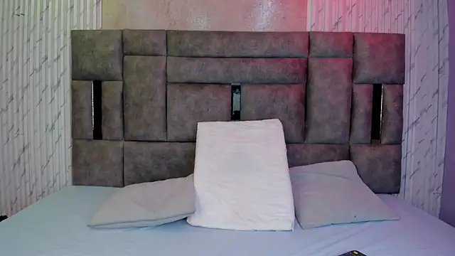 Snapshot of Miah_Palacio chatting on November 22, 4:00 am Miah Palacio online show from November 22, 4:00 am