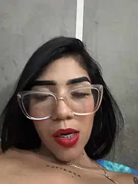 ElaRose 12 online show from April 3, 6:39 pm