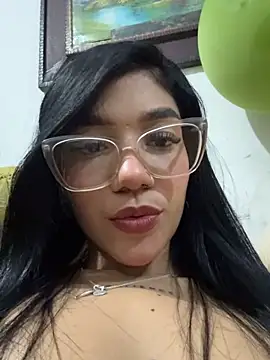 Snapshot of ElaRose_12 chatting on June 5, 5:14 am ElaRose 12 online show from June 5, 5:14 am