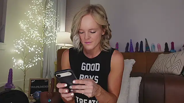 Taylorlove303 online show from January 7, 10:51 am