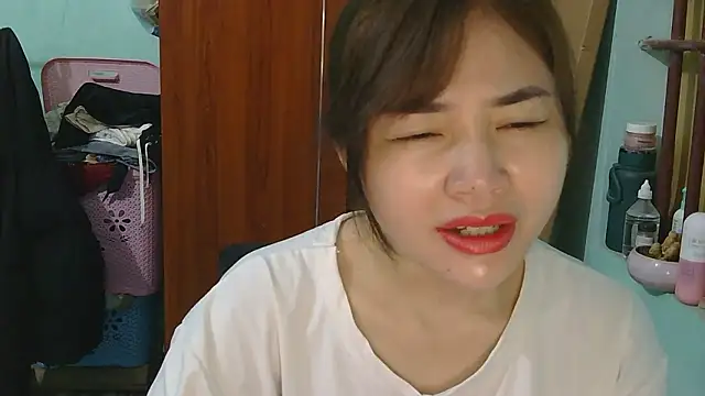 Uhem112 online show from December 2, 1:11 am