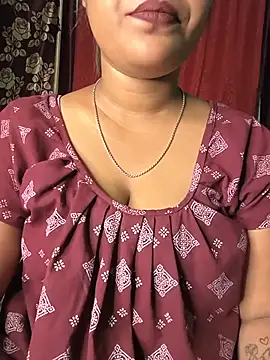 Snapshot of Miss_Mayaa_ chatting on July 8, 8:46 pm Miss Mayaa online show from July 8, 8:46 pm