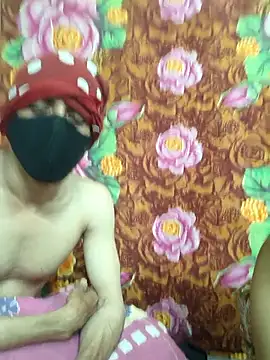 Seducing couple online show from November 4, 1:21 pm