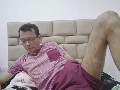 skinnylatino51 online show from November 23, 12:54 am