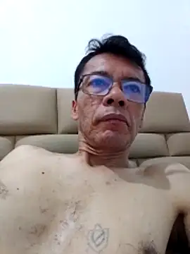 skinnylatino51 online show from April 17, 12:24 am