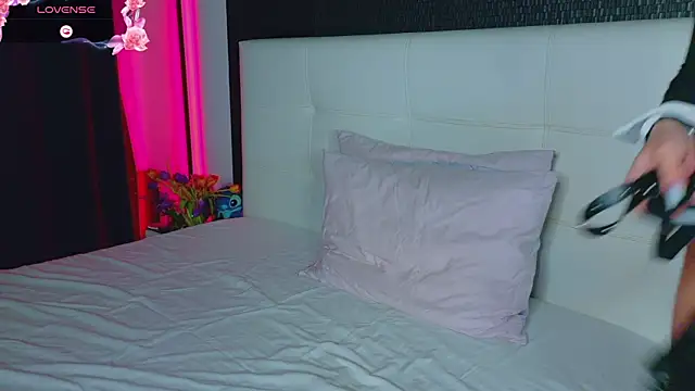 AshleyEttheenn online show from March 31, 5:02 pm