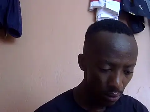 Snapshot of shadez94 chatting on September 18, 6:59 am shadez94 online show from September 18, 6:59 am