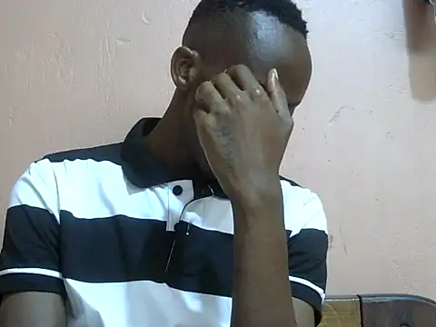 Snapshot of shadez94 chatting on September 19, 7:21 am shadez94 online show from September 19, 7:21 am