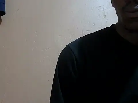 Snapshot of shadez94 chatting on September 25, 5:49 pm shadez94 online show from September 25, 5:49 pm