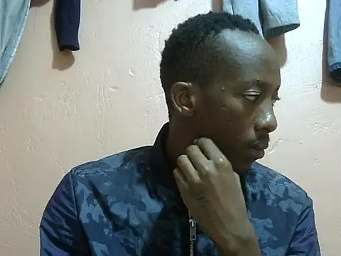 Snapshot of shadez94 chatting on October 7, 4:09 am shadez94 online show from October 7, 4:09 am