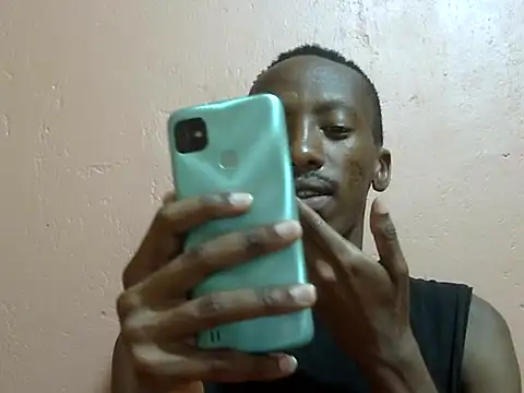 Snapshot of shadez94 chatting on October 12, 8:30 pm shadez94 online show from October 12, 8:30 pm