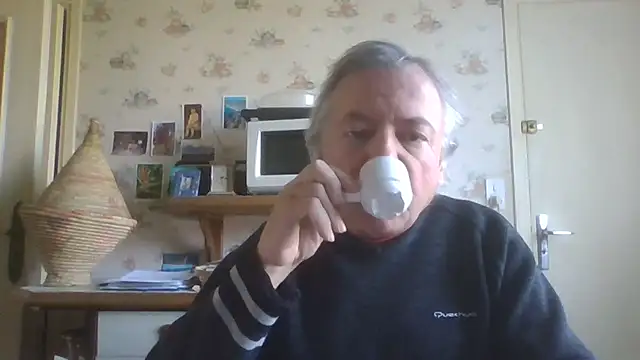 Snapshot of gegevincent chatting on April 9, 10:31 am gegevincent online show from April 9, 10:31 am