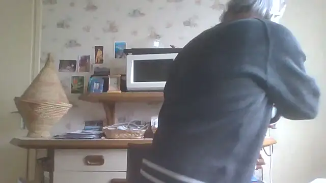 Snapshot of gegevincent chatting on April 11, 11:14 am gegevincent online show from April 11, 11:14 am