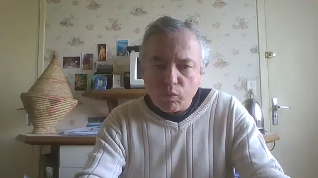 Snapshot of gegevincent chatting on April 26, 10:57 am gegevincent online show from April 26, 10:57 am