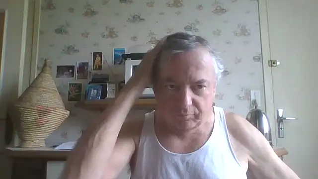 Snapshot of gegevincent chatting on April 28, 12:43 pm gegevincent online show from April 28, 12:43 pm
