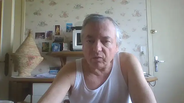Snapshot of gegevincent chatting on May 1, 11:04 am gegevincent online show from May 1, 11:04 am