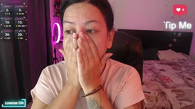 Abbyjoness21 online show from November 11, 10:15 am