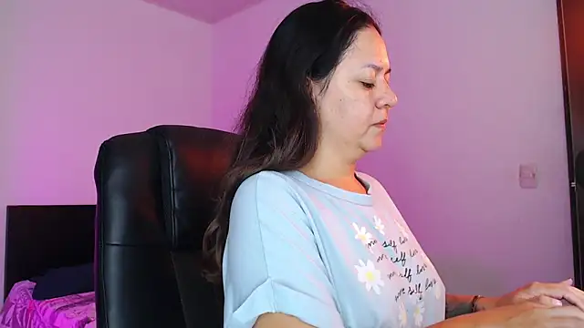 Abbyjoness21 online show from November 25, 10:26 am