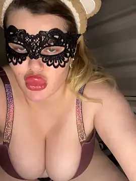 aydabella7777 online show from April 27, 10:19 pm