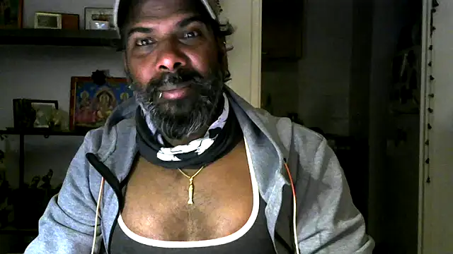 frenchblackc31 online show from May 10, 7:52 pm