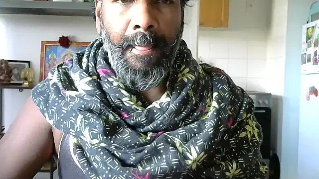 Snapshot of frenchblackc31 chatting on May 11, 1:06 pm frenchblackc31 online show from May 11, 1:06 pm