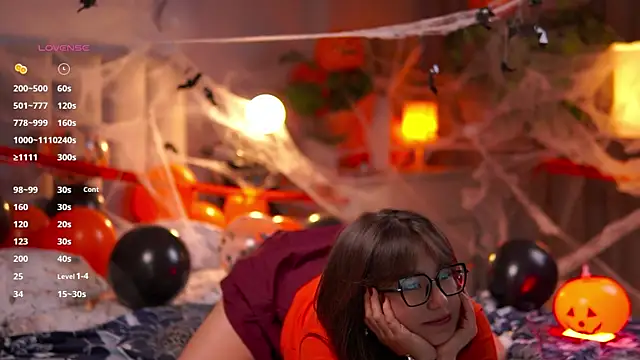 Julia PR0 online show from November 1, 12:40 pm