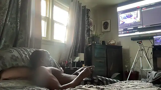 sexyred77713 online show from February 11, 9:31 pm