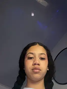 Snapshot of jadee8 chatting on April 18, 12:25 am jadee8 online show from April 18, 12:25 am