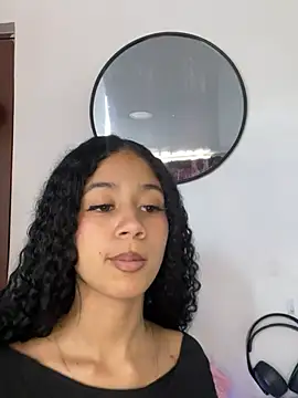 Snapshot of jadee8 chatting on April 18, 7:07 pm jadee8 online show from April 18, 7:07 pm
