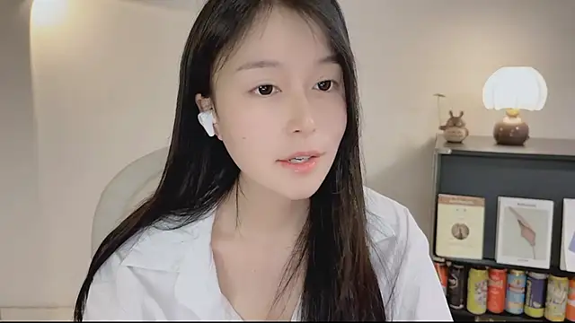 Onechestnut online show from April 23, 12:40 pm