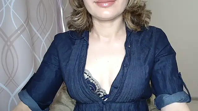 Snapshot of miss__Sophie chatting on September 10, 6:57 am miss Sophie online show from September 10, 6:57 am