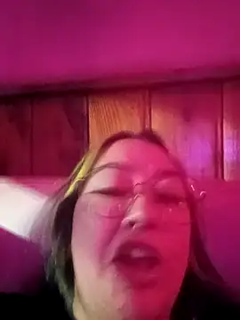 Snapshot of Dulcedeanis chatting on February 9, 2:04 am Dulcedeanis online show from February 9, 2:04 am