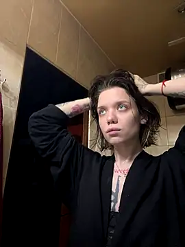 Snapshot of enchanting_chloe chatting on October 10, 5:45 pm enchanting chloe online show from October 10, 5:45 pm