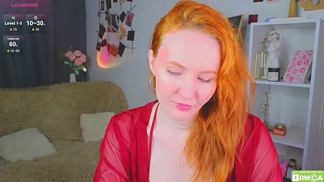 JoyceJones online show from October 17, 8:11 pm