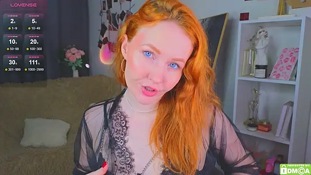 JoyceJones online show from October 19, 7:58 pm