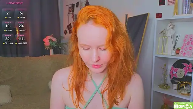 JoyceJones online show from November 27, 9:28 pm