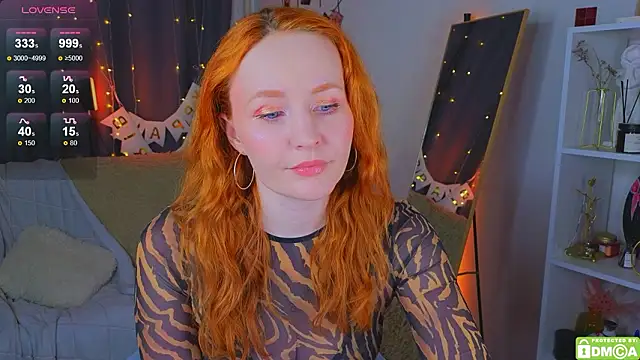 JoyceJones online show from January 18, 8:34 pm