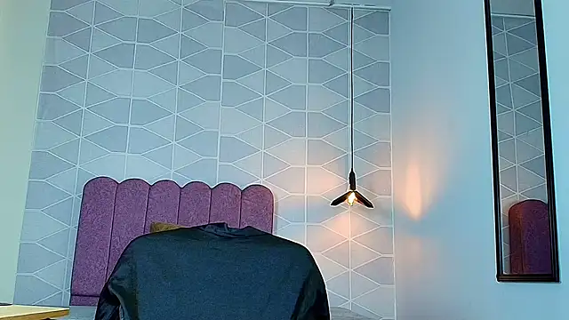 Aly Loving online show from November 11, 8:20 pm