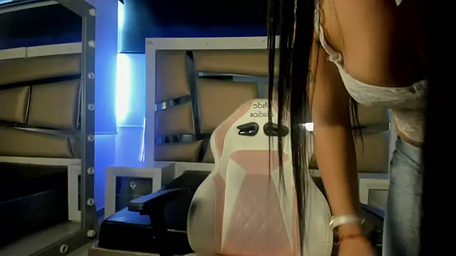 Mia lopez   online show from December 2, 1:05 pm