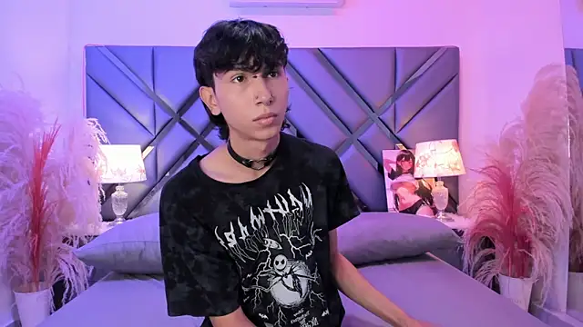 Milan LewisS online show from April 10, 11:48 am