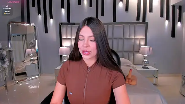 MeganScott online show from July 26, 11:50 am