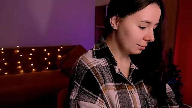 Snapshot of Di_na_Bell chatting on January 6, 7:34 am Di na Bell online show from January 6, 7:34 am