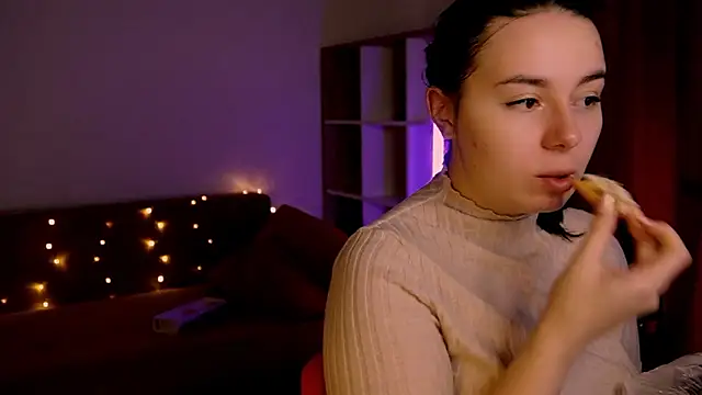 Snapshot of Di_na_Bell chatting on January 10, 7:21 am Di na Bell online show from January 10, 7:21 am