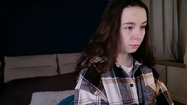 Snapshot of Di_na_Bell chatting on February 10, 11:14 am Di na Bell online show from February 10, 11:14 am