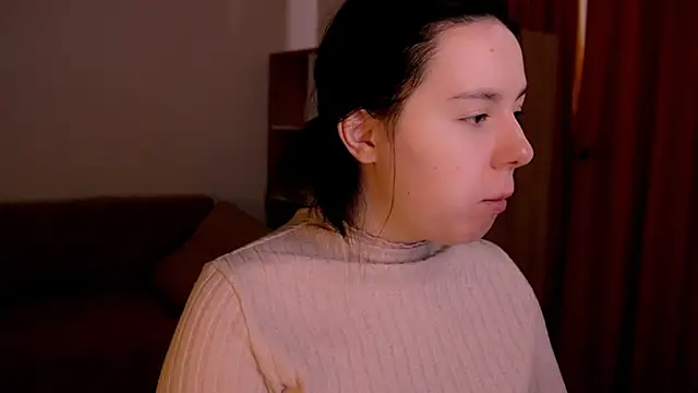 Snapshot of Di_na_Bell chatting on February 18, 7:04 am Di na Bell online show from February 18, 7:04 am