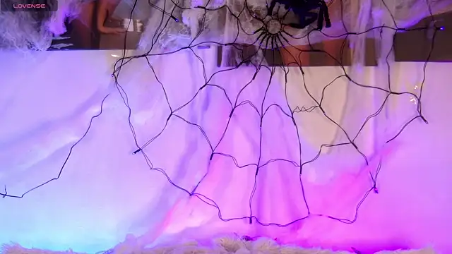 AlysonHuxley  online show from November 2, 4:53 pm