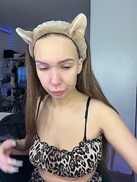 AlysonHuxley  online show from February 18, 4:08 am